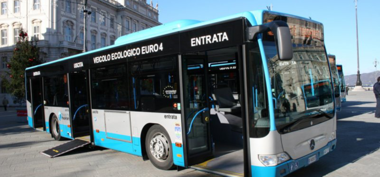 Trieste: uffici chiusi per tessere bus invalidi